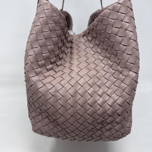 BOTTEGA VENETA Intrecciato Shoulder Bag Lambskin Mauve - Picture 5 of 16
